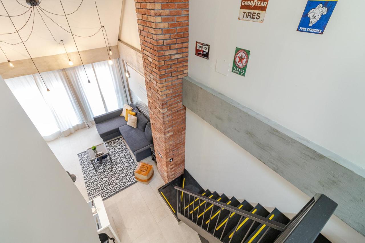 Flatguest Industrial Loft By Marina - Wifi *